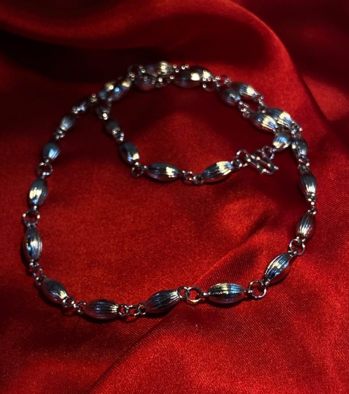 Silver Ribbed Oval Link Chain Necklace
